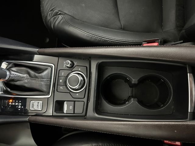 Used 2018 White Mazda Grand Touring image 23
