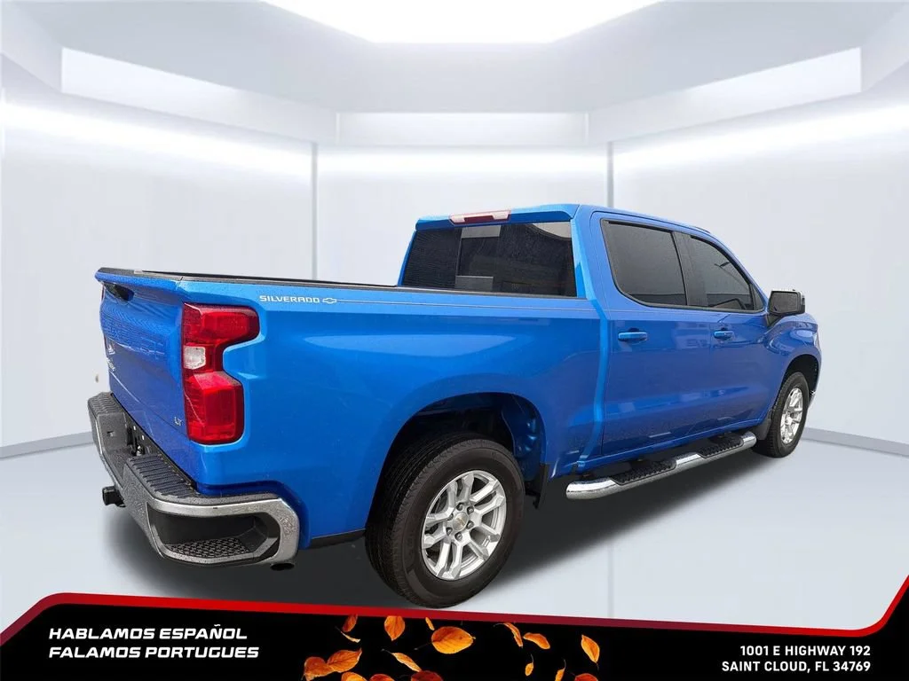 Used 2026 Riptide Blue Metallic Chevrolet LT image 5