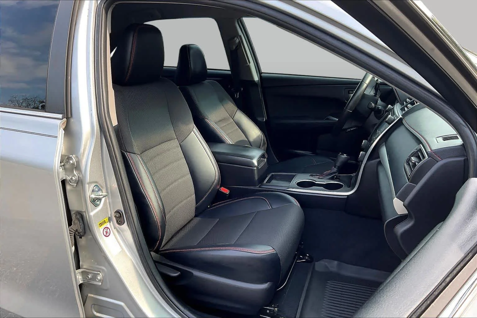 Used 2016 Celestial Silver Metallic Toyota SE image 8