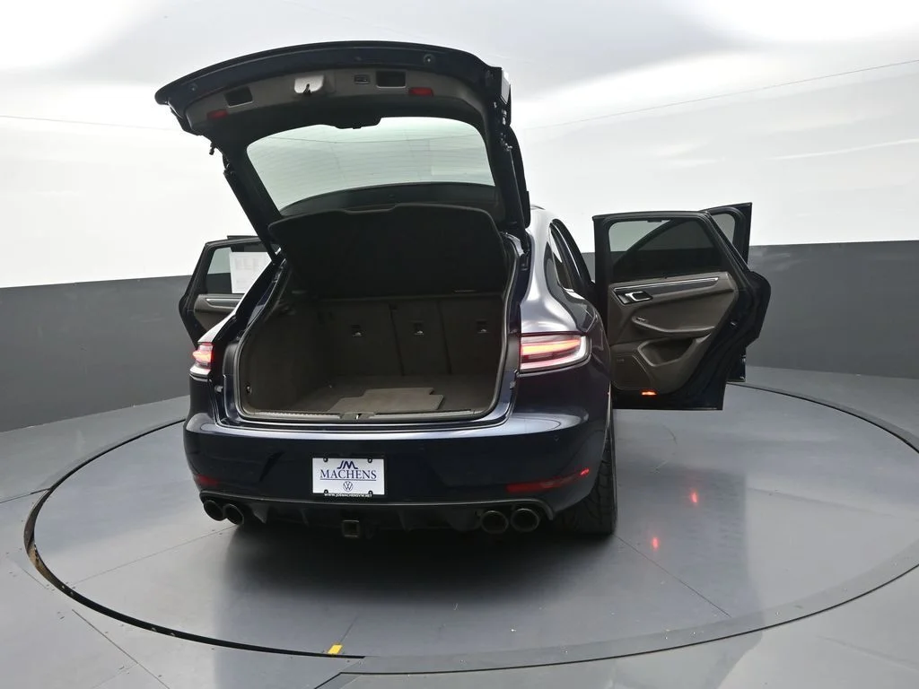 Used 2021  Porsche GTS image 34