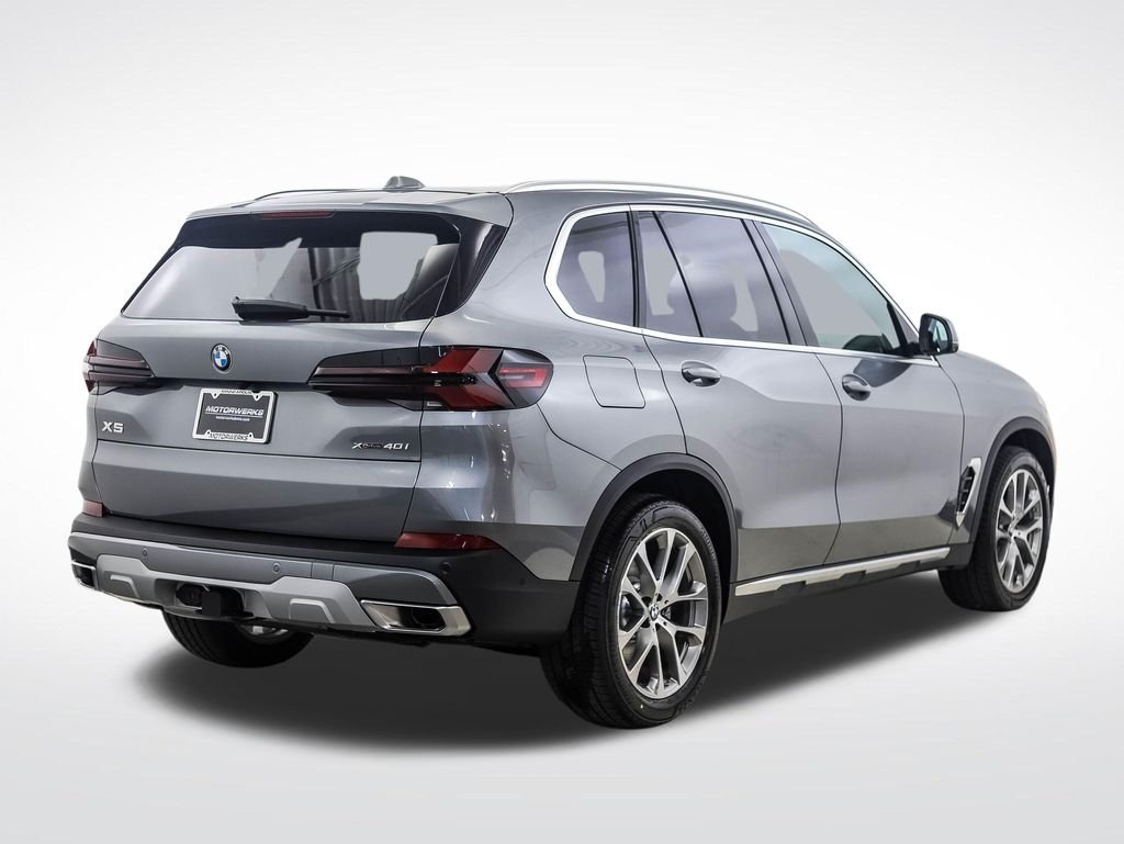 New 2026 Gray Metallic BMW xDrive40i image 5