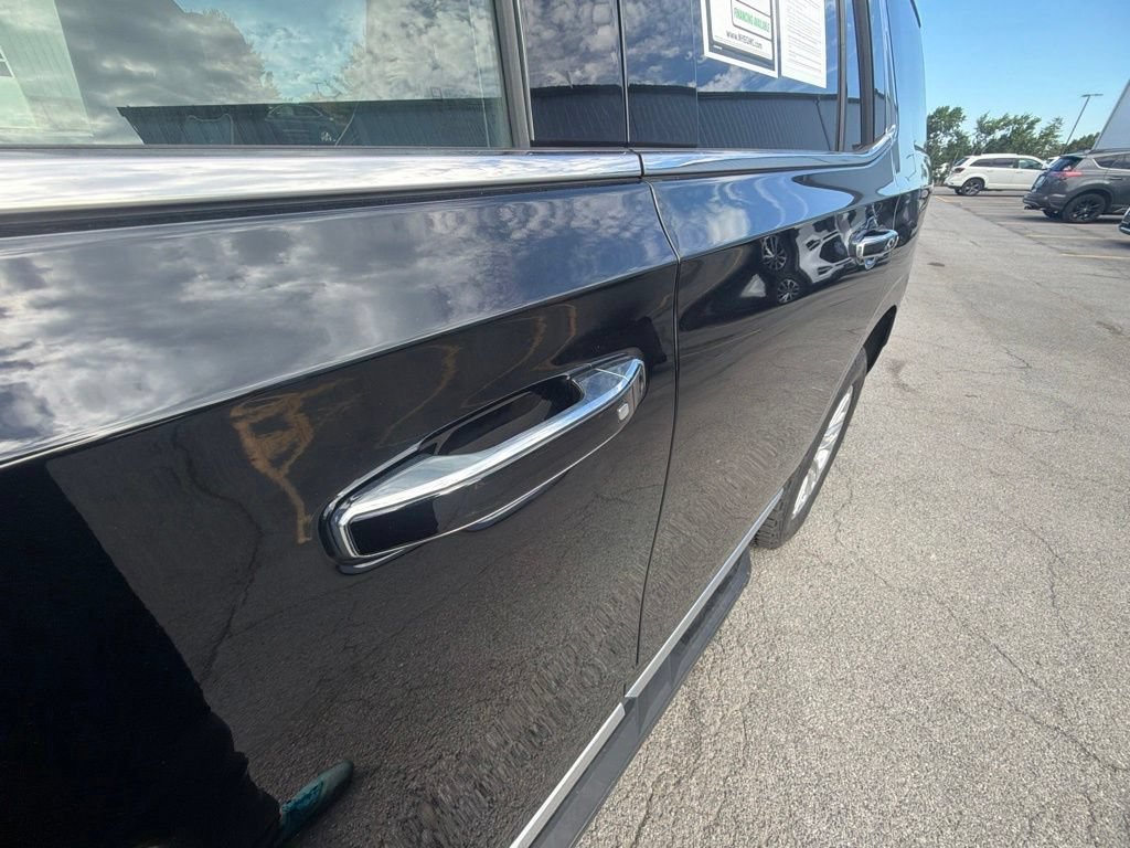 Used 2024 Onyx Black GMC SLT image 18
