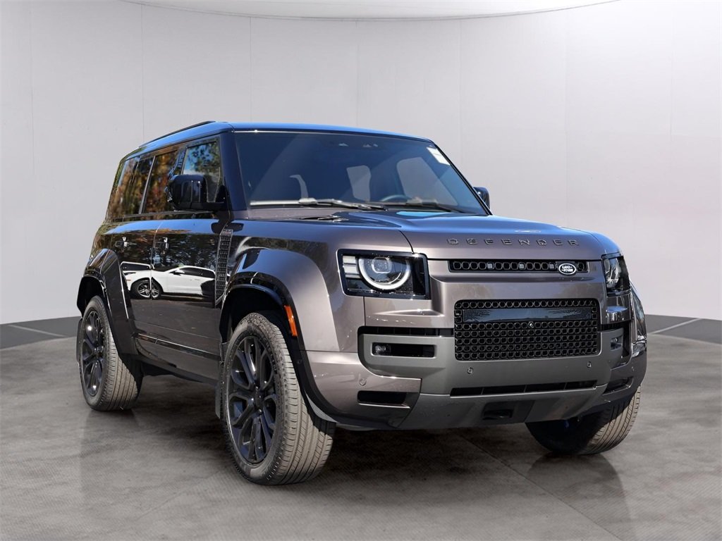 2026 Land Rover Defender 110 V8 photo 3