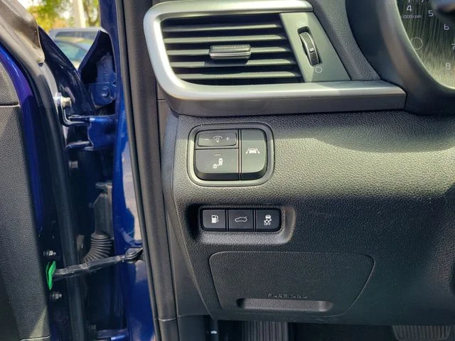 Used 2019 Blue Kia SX image 13