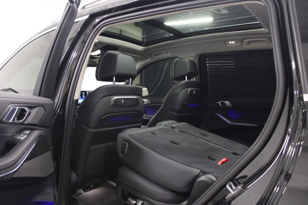 Used 2024 Black BMW xDrive40i image 39