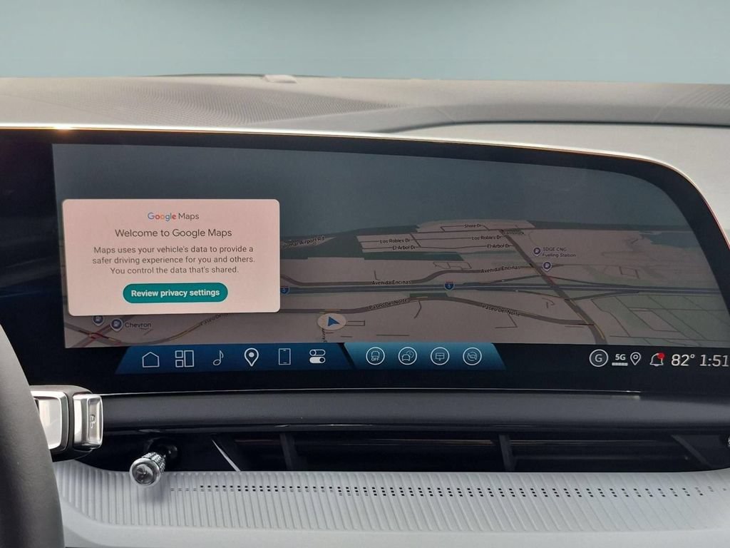 2027 Cadillac OPTIQ Luxury - Photo 13