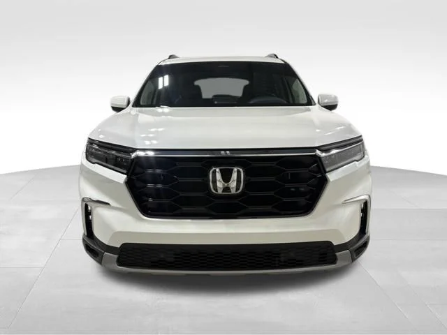 Used 2024 Platinum White Pearl Honda Touring image 9