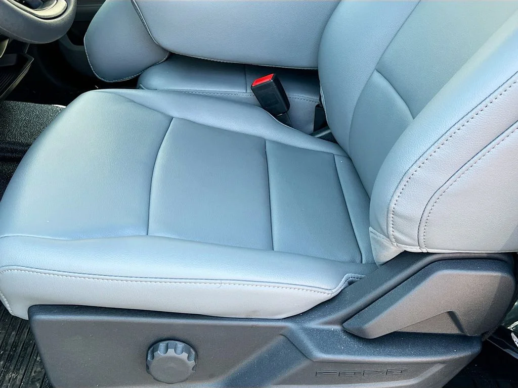 New 2025 Oxford White Ford XL image 22