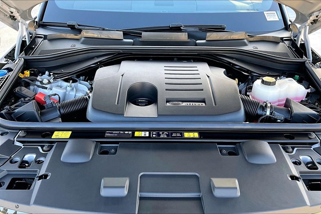 New 2026 BORASCO GREY Land Rover Dynamic SE image 12