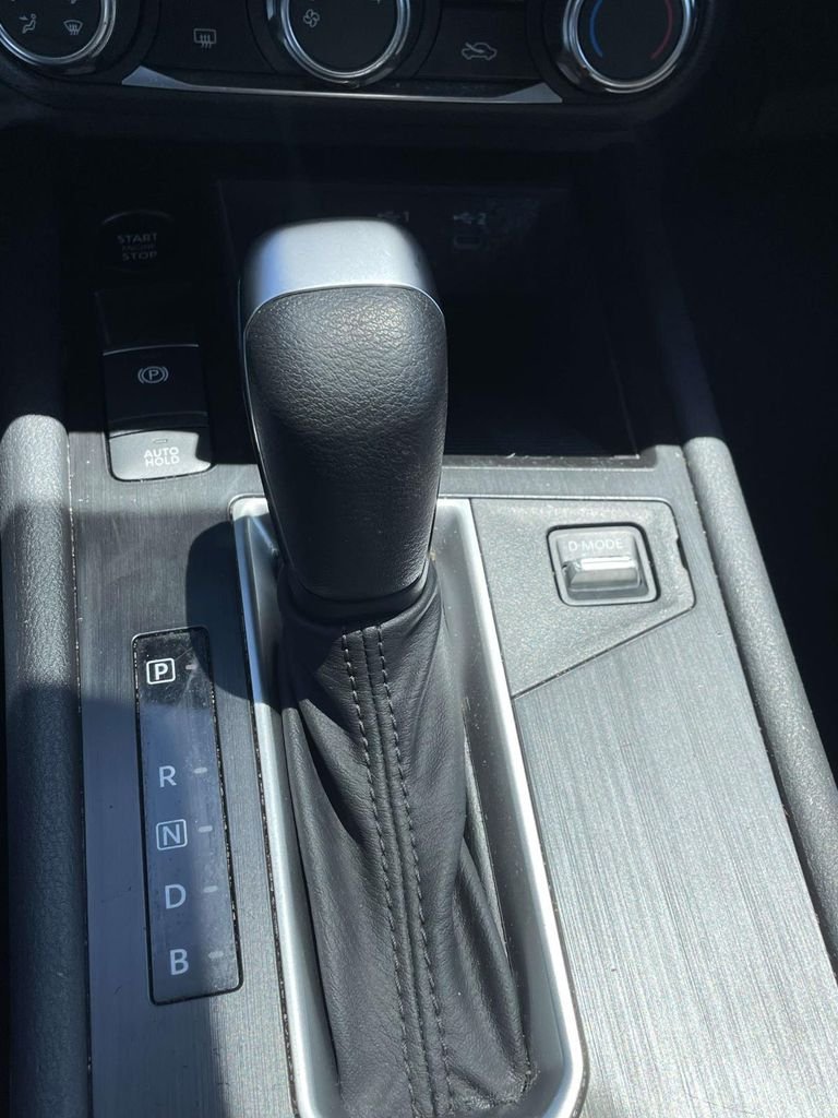Used 2025 White Nissan SV image 30