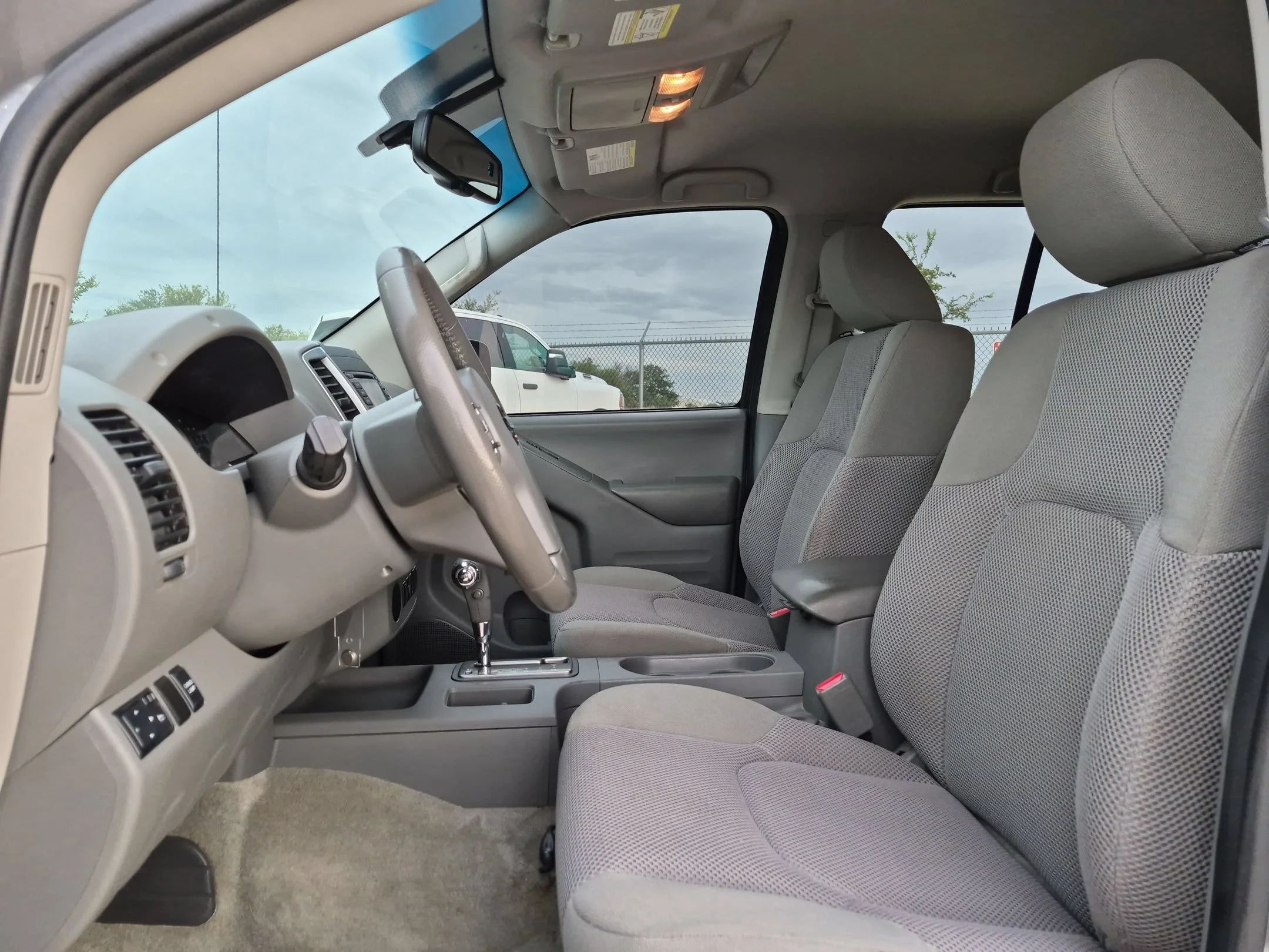 Used 2018 Gray Nissan SV image 9