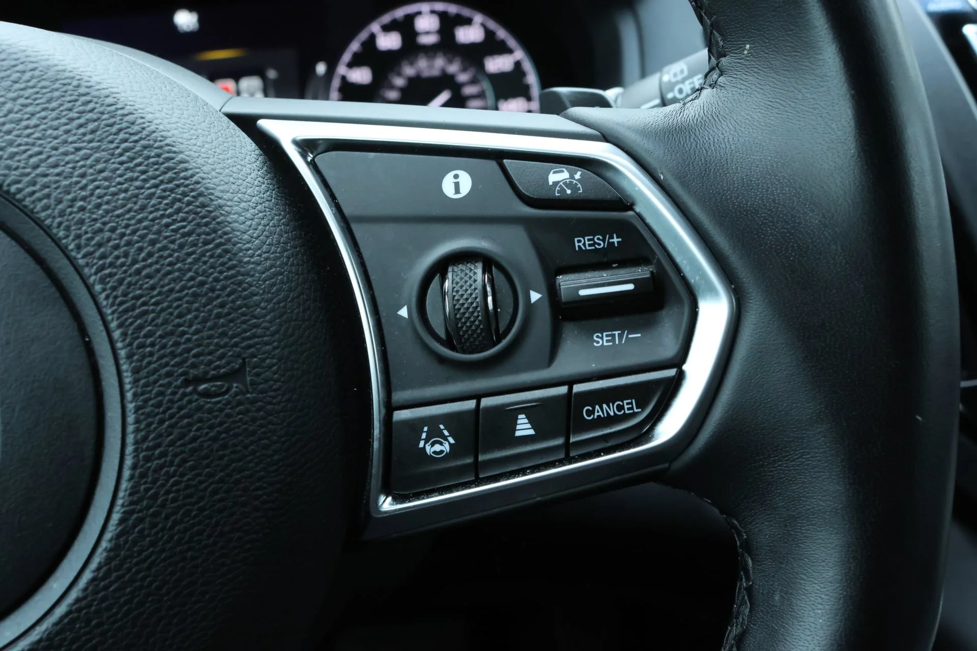 2025 Acura RDX Base - Photo 32