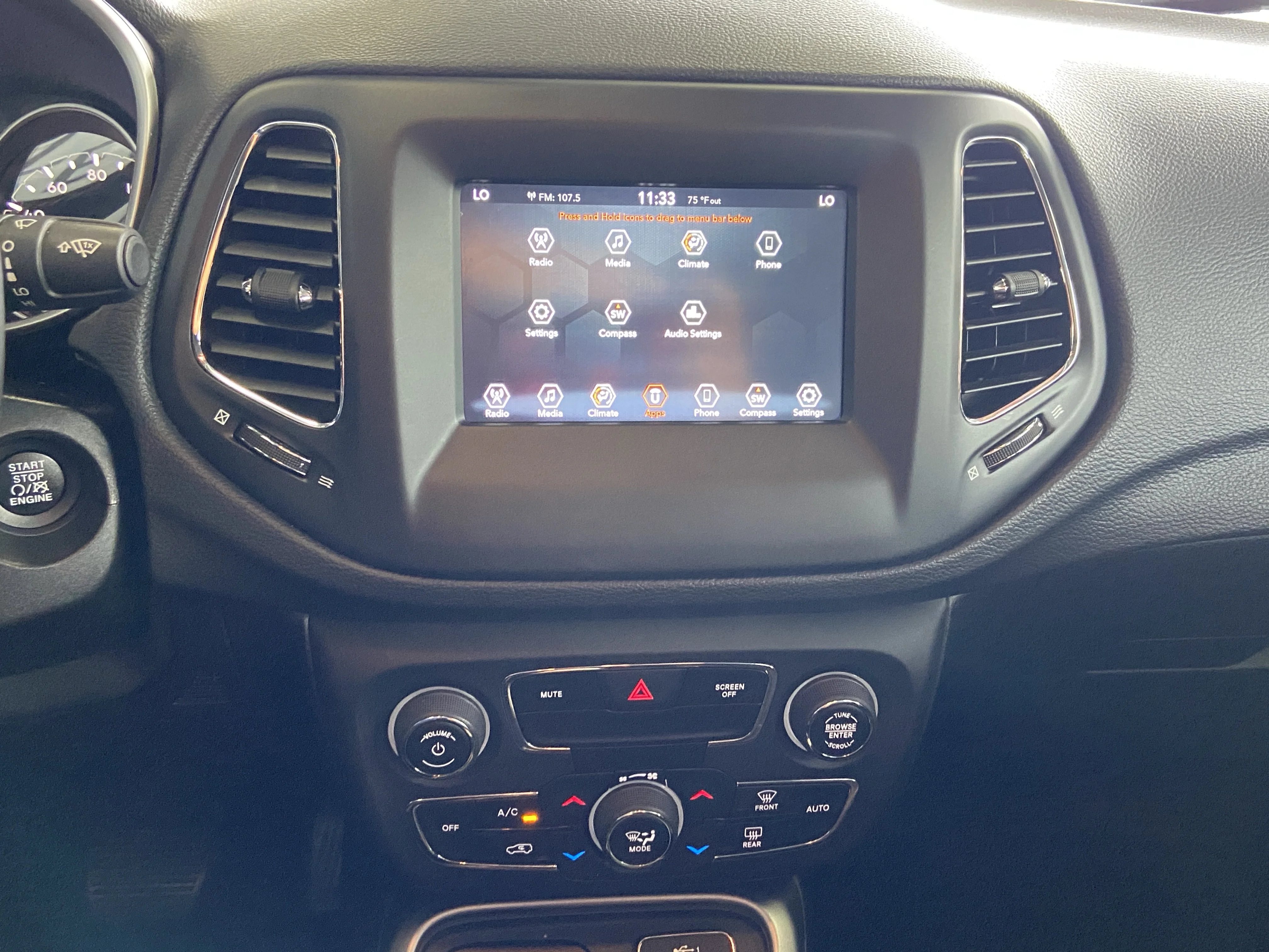 Used 2020 White Clearcoat Jeep Latitude image 20