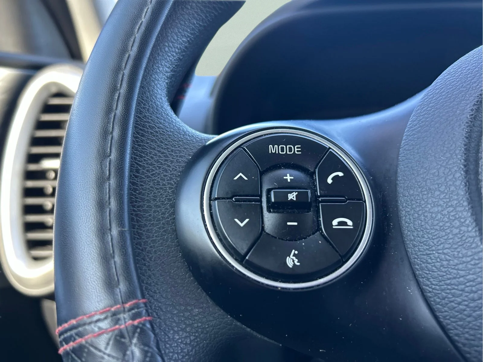 Used 2020 Sparkling Silver Kia LX image 14