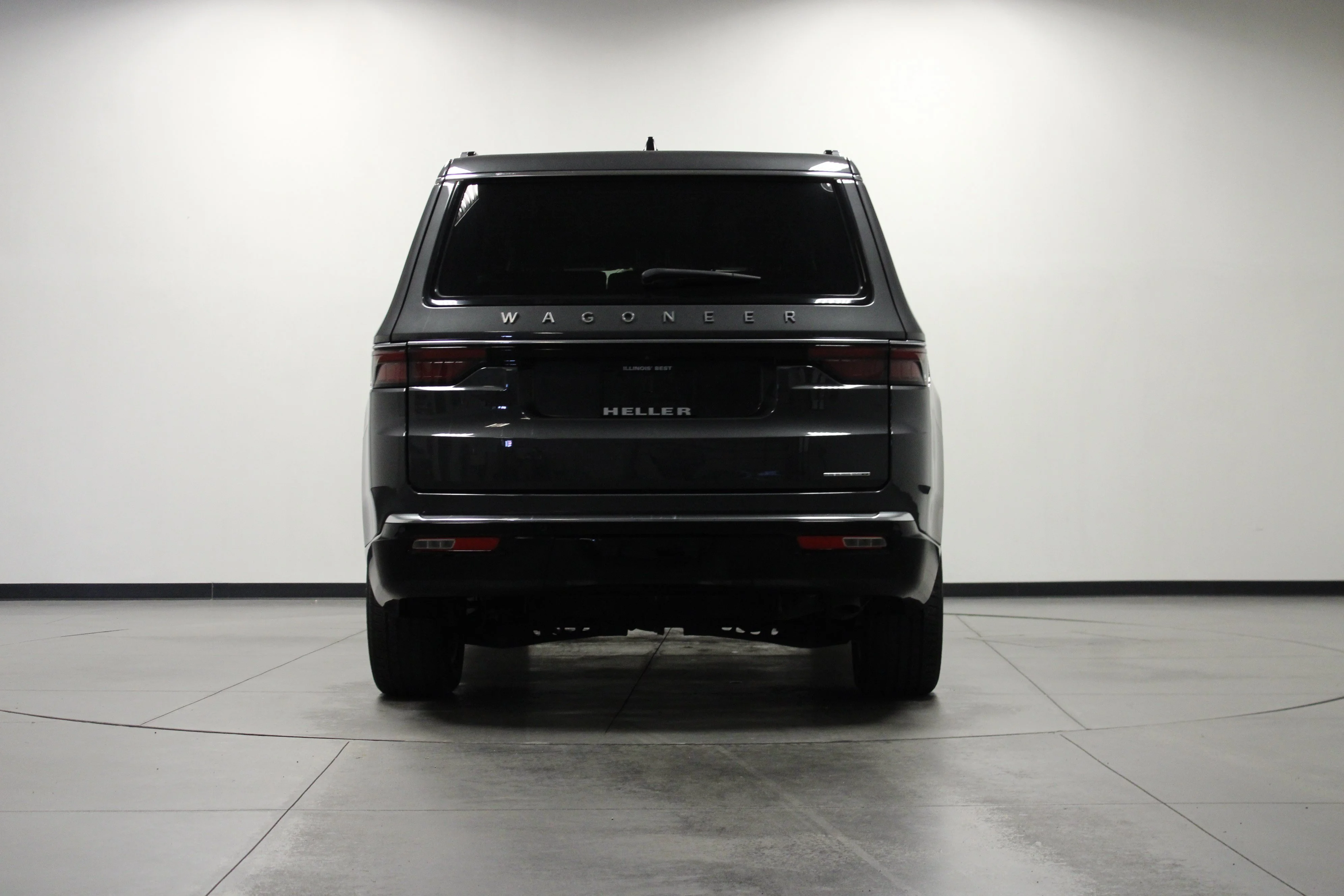 Used 2024 Baltic Gray Metallic Clearcoat Jeep Series II image 5