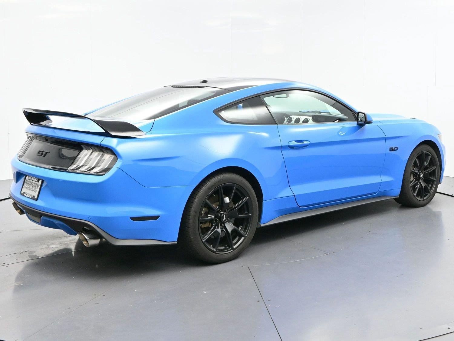 Used 2017 Grabber Blue Ford GT Premium image 7