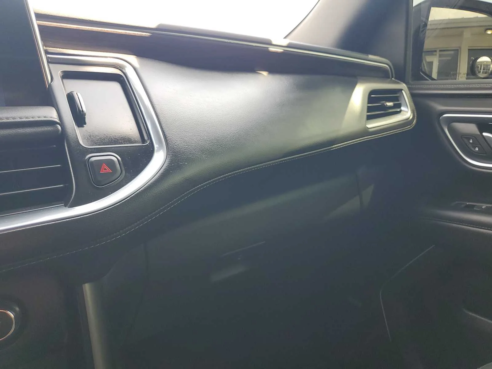 Used 2022 BLACK Chevrolet Z71 image 25