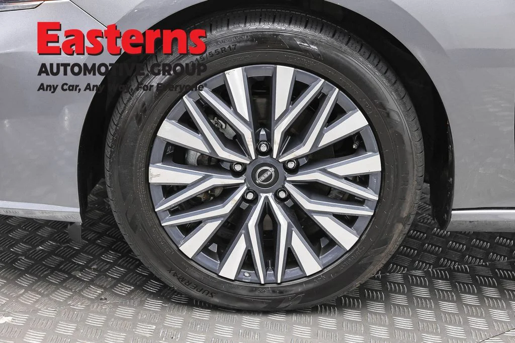 Used 2025 Gray Nissan 2.5 SV image 32