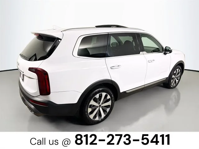 Used 2022 White Kia S image 7