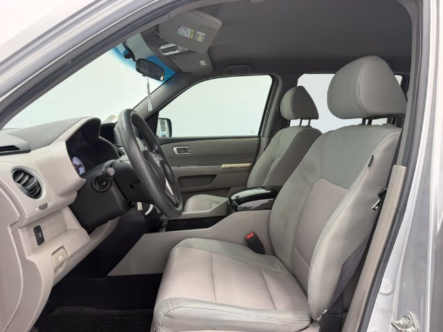 Used 2010 Alabaster Silver Metallic Honda EX image 15