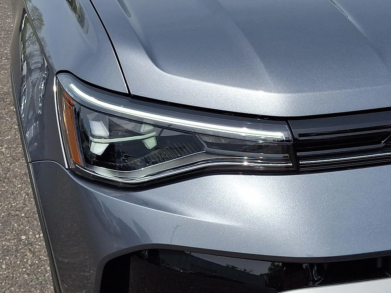 New 2026 Platinum Gray Metallic Volkswagen SE image 8