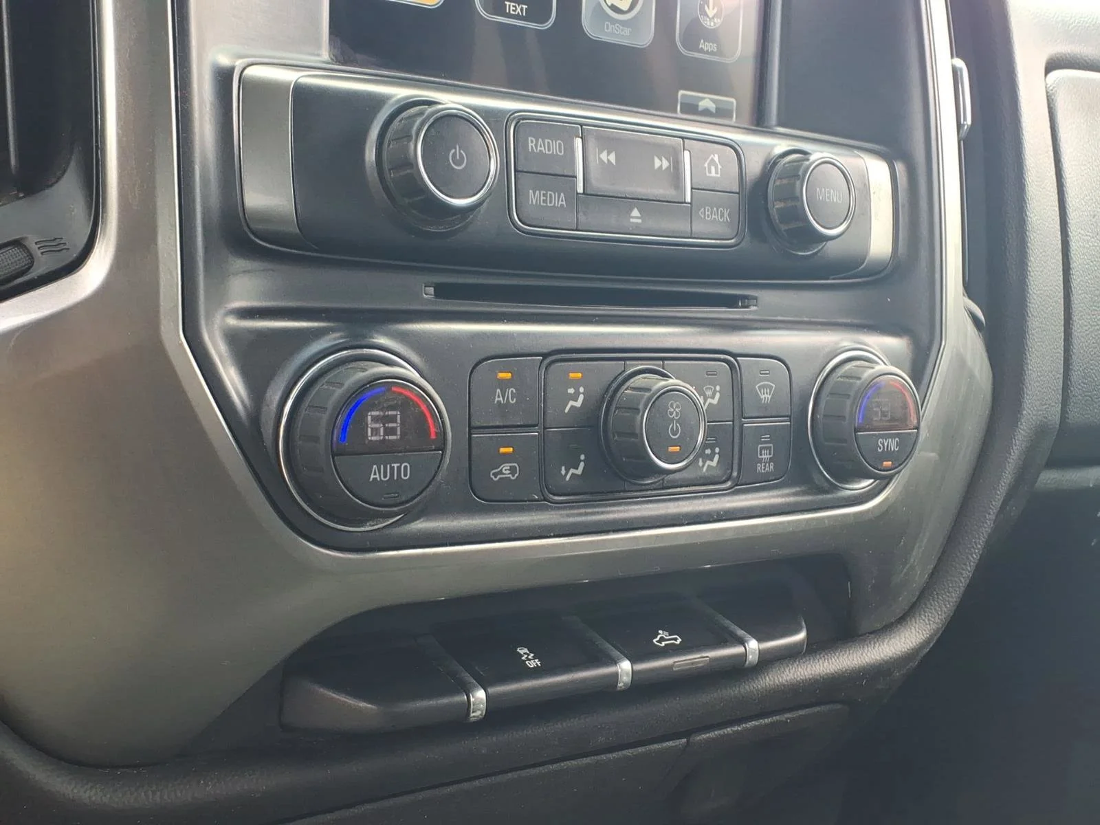 Used 2018 Summit White Chevrolet LT image 13