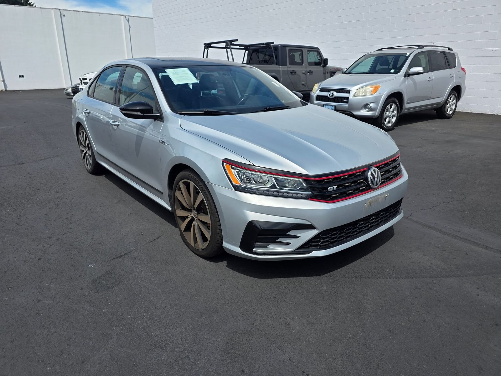 Used 2018 Silver Volkswagen 3.6L V6 GT image 1