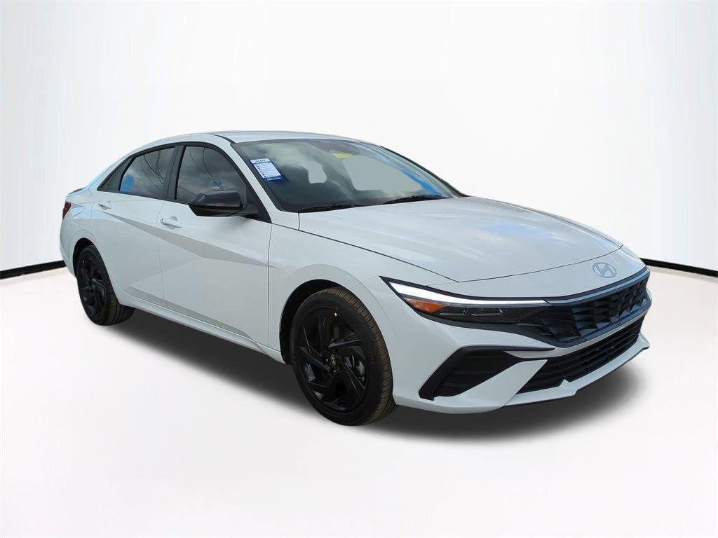New 2026 White Hyundai SEL Sport image 2