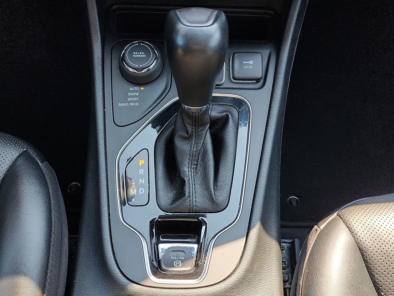 Used 2023 Hydro Blue Pearlcoat Jeep Altitude Lux image 19
