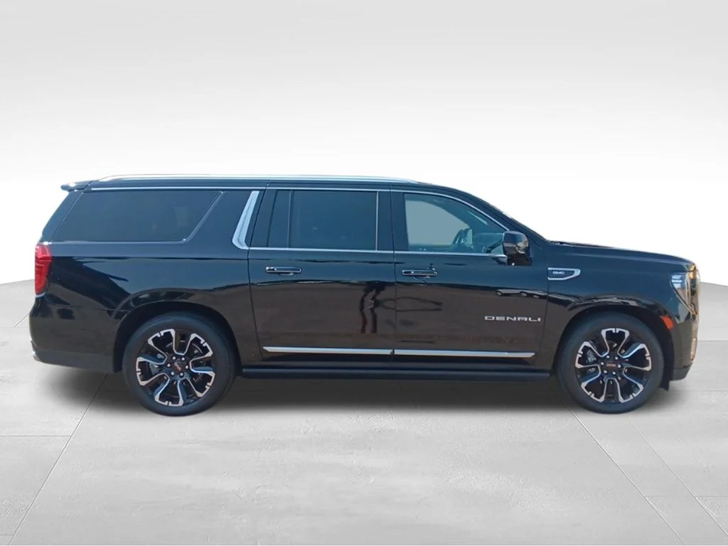 Used 2023 Onyx Black GMC Denali image 7