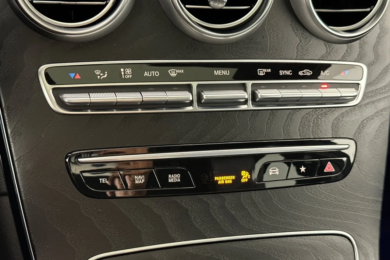 Used 2023 Polar White Mercedes-Benz GLC 300 image 19