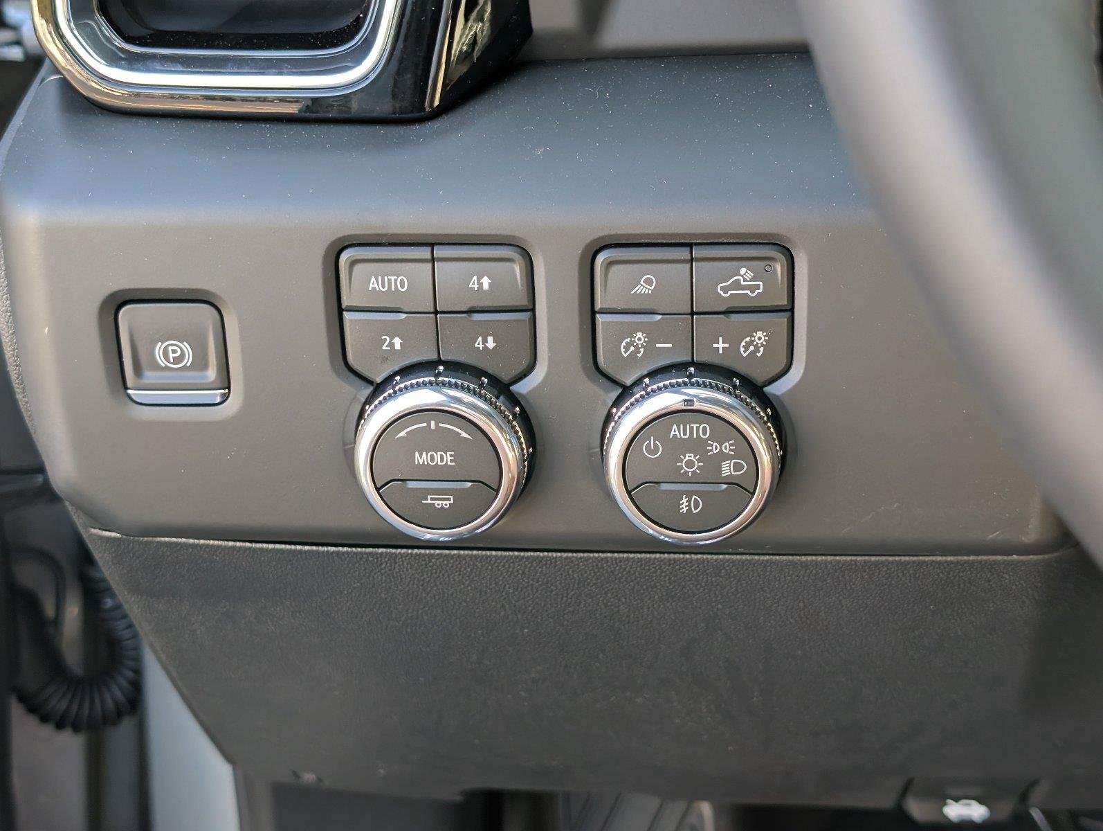 New 2026 Sterling Metallic GMC Denali Ultimate image 32