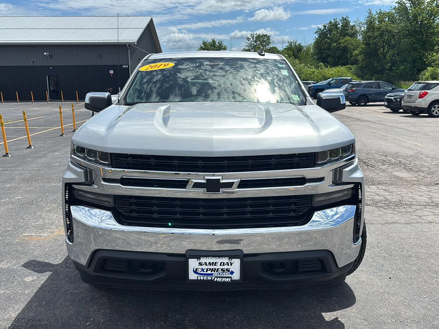 Used 2019 SILVER ICE METALLIC Chevrolet LT image 2
