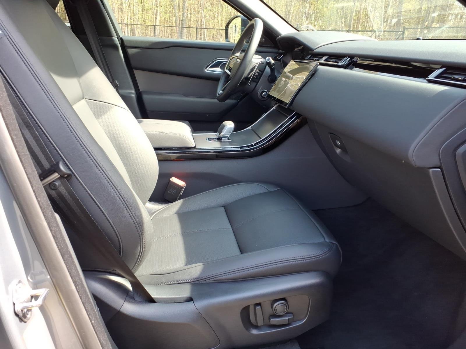 Certified Used 2026 Zadar Grey Prem Met Land Rover S image 3