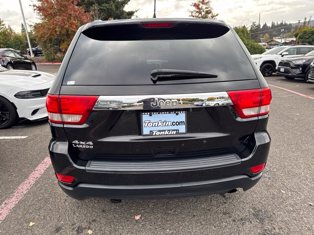 Used 2013 Brilliant Black Crystal Pearlcoat Jeep Laredo image 7