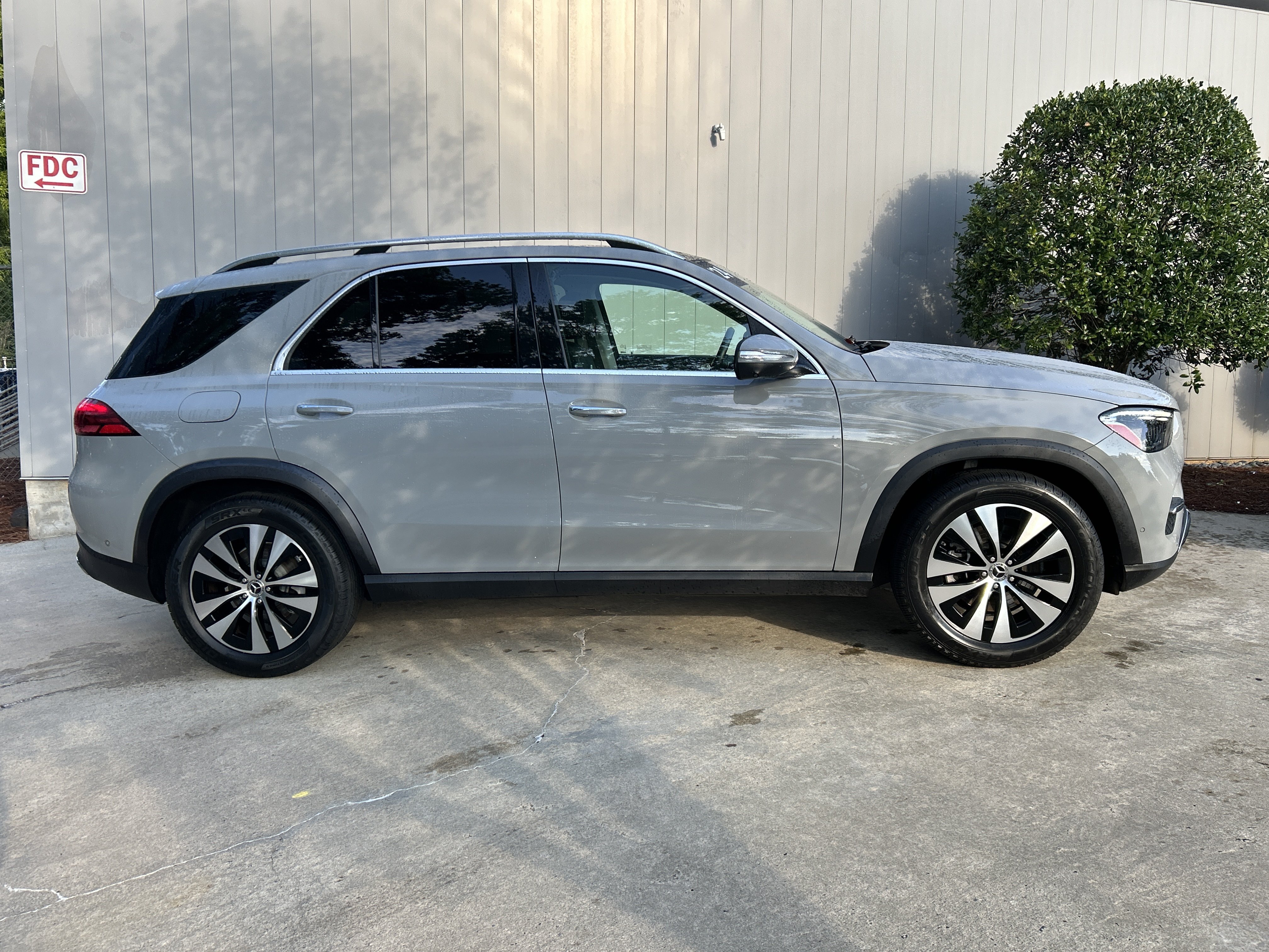 Certified Used 2024 MANUFAKTUR Alpine Grey Mercedes-Benz GLE 350 4MATIC® SUV image 5