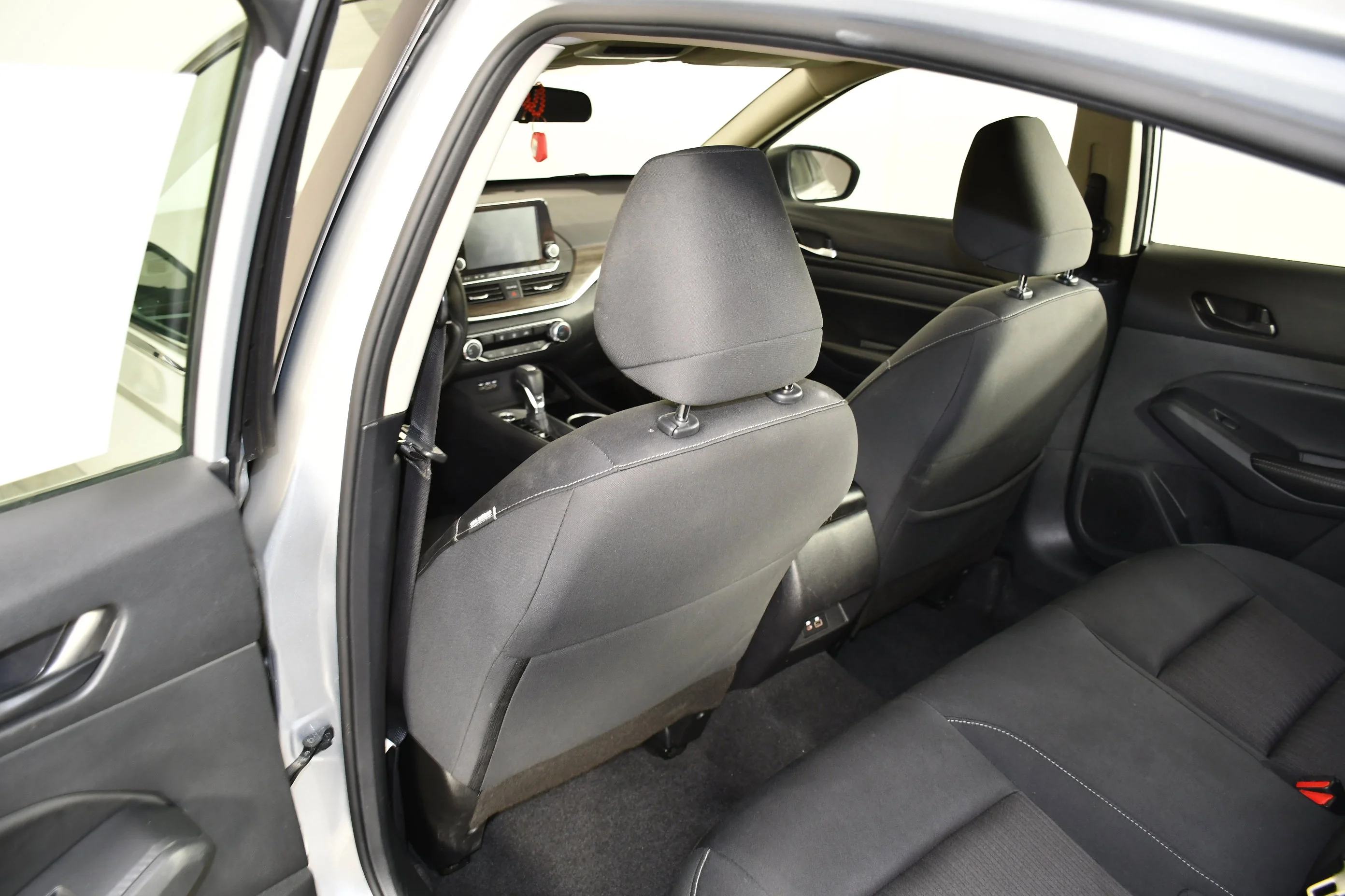 Used 2024 Brilliant Silver Metallic Nissan 2.5 SV image 47