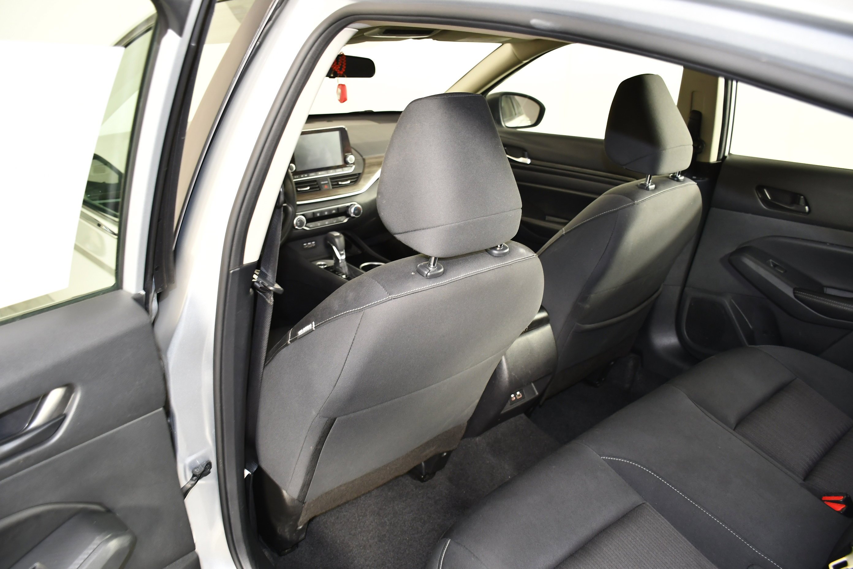 Used 2024 Brilliant Silver Metallic Nissan 2.5 SV image 47