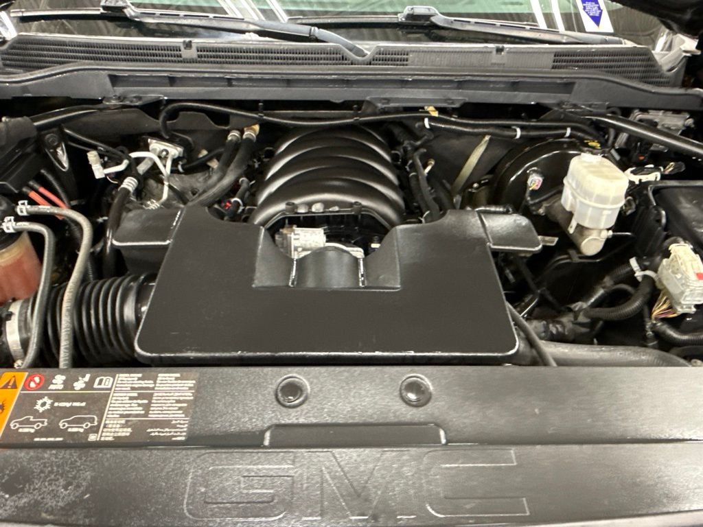 Used 2018 Black GMC SLT image 12