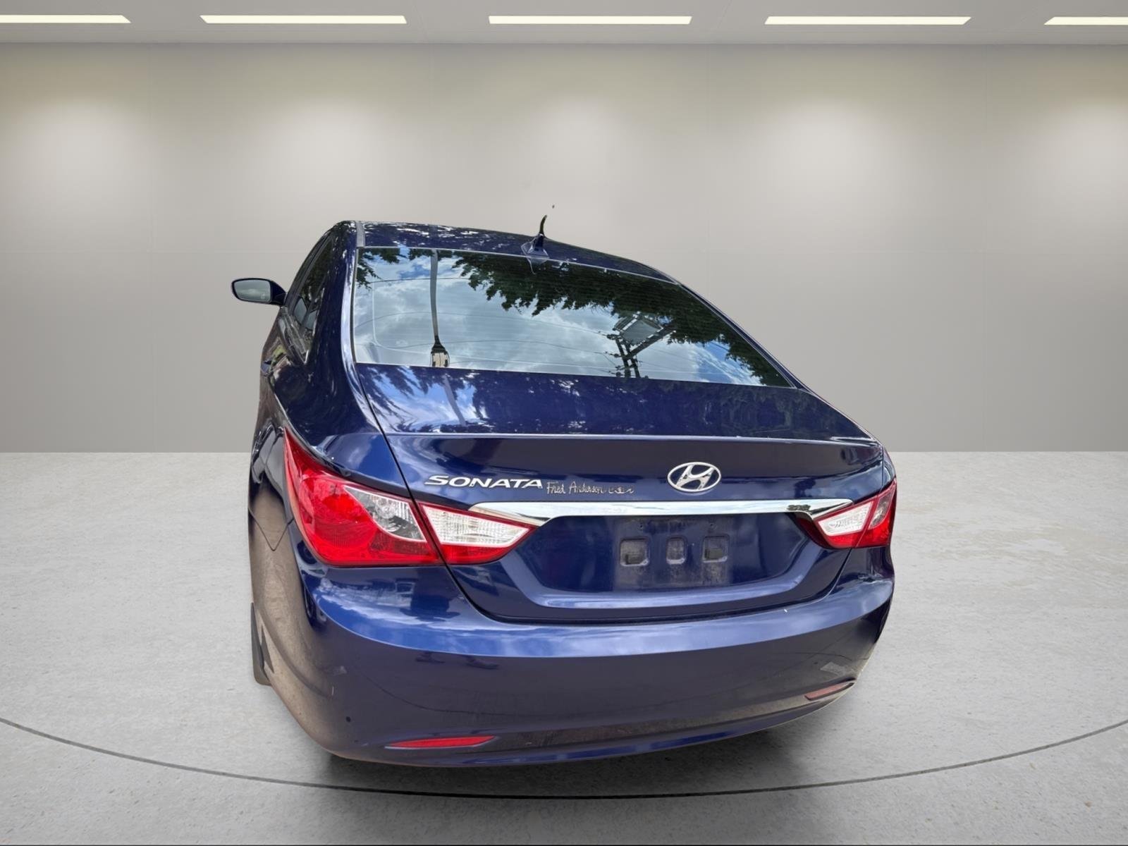 Used 2011 Pacific Blue Pearl Hyundai GLS image 8