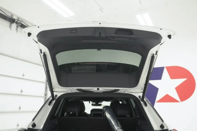 New 2027 Opal White Pearl Volkswagen SE R-Line Black image 8