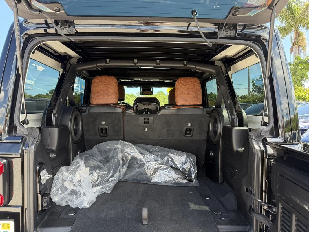Used 2022  Jeep Rubicon 392 4x4 image 22