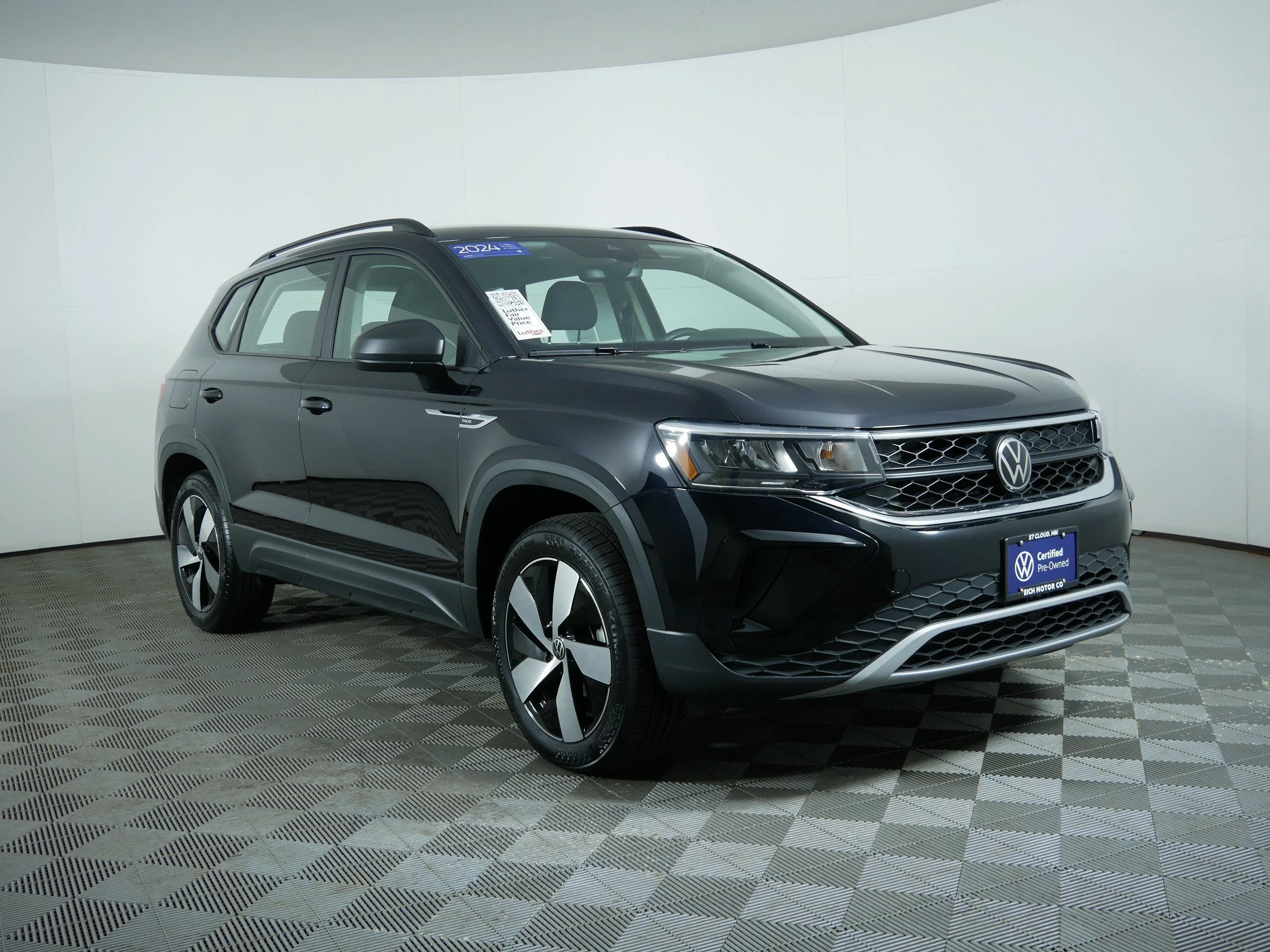 2024 Volkswagen Taos 1.5T S 4Motion's photo
