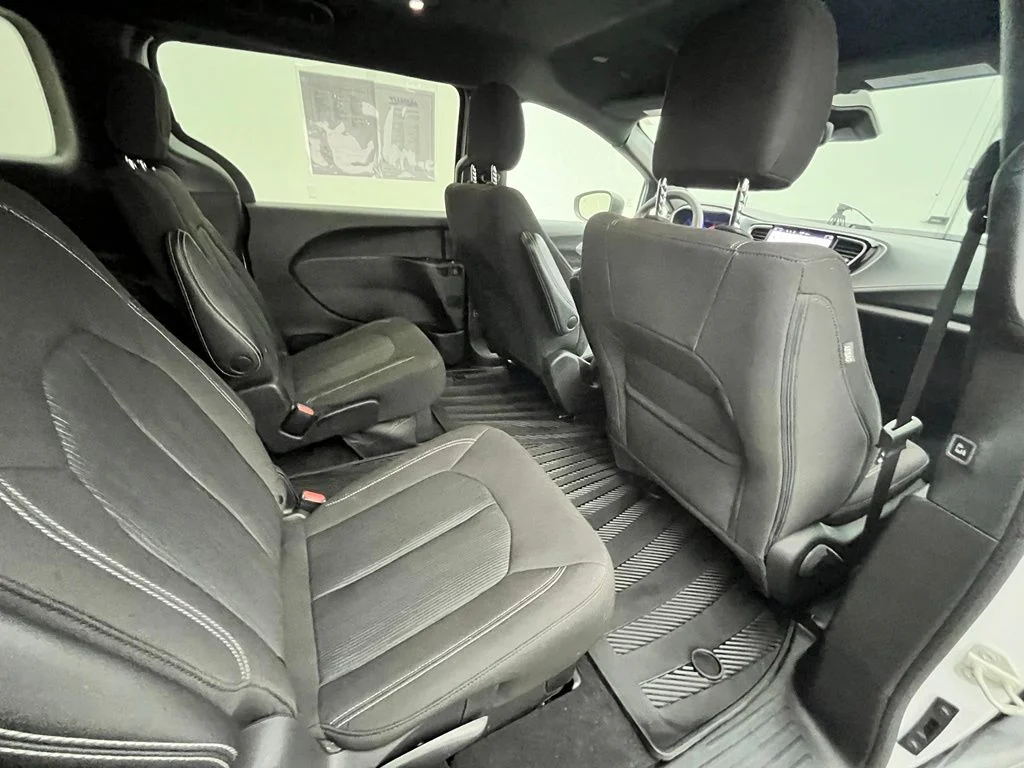 Used 2023 White Chrysler Touring image 33