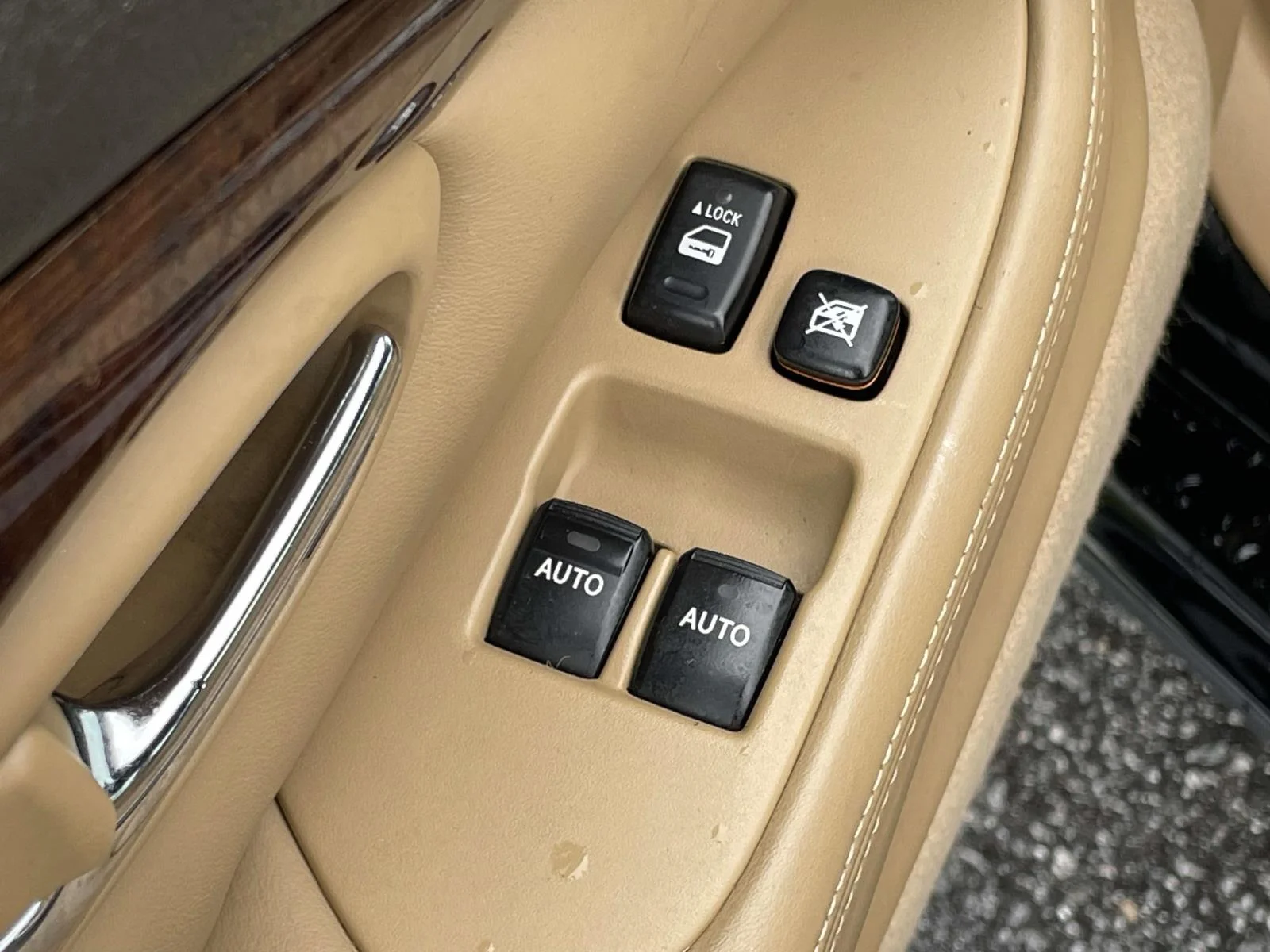 Used 2007 Obsidian Lexus Base image 3