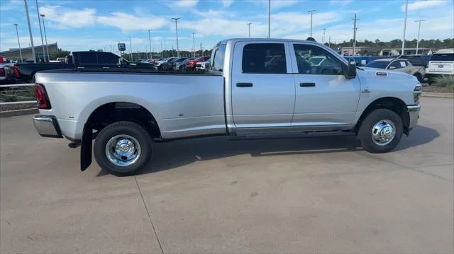New 2026 Silver-Zynith Exterior Paint RAM Tradesman image 9