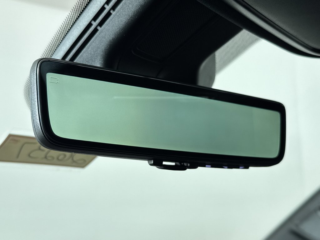 New 2026 Granite Crystal Metallic Clear-Coat Exterior Paint RAM Limited image 31