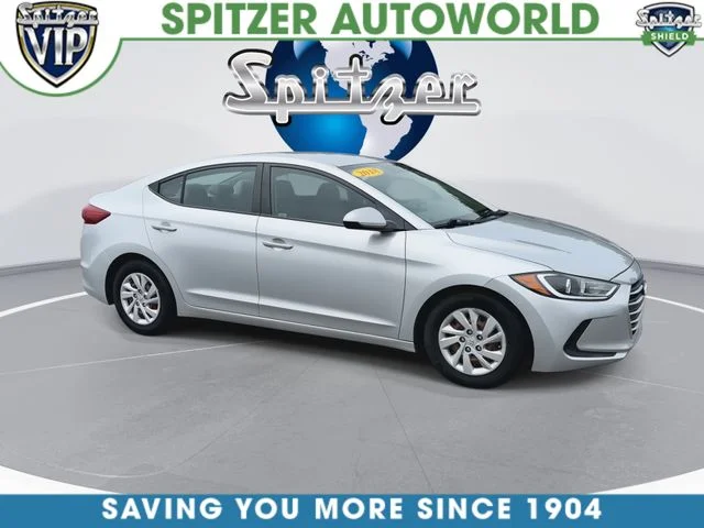 Used 2018 Silver Hyundai SE image 2