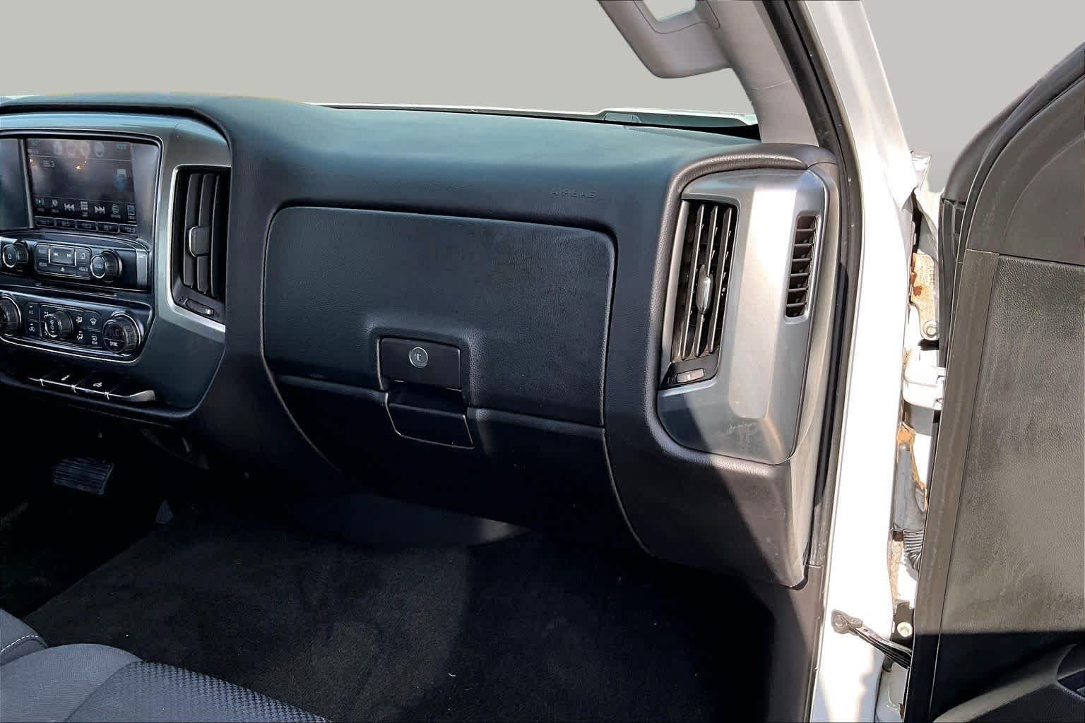 Used 2017 Summit White Chevrolet LT image 18