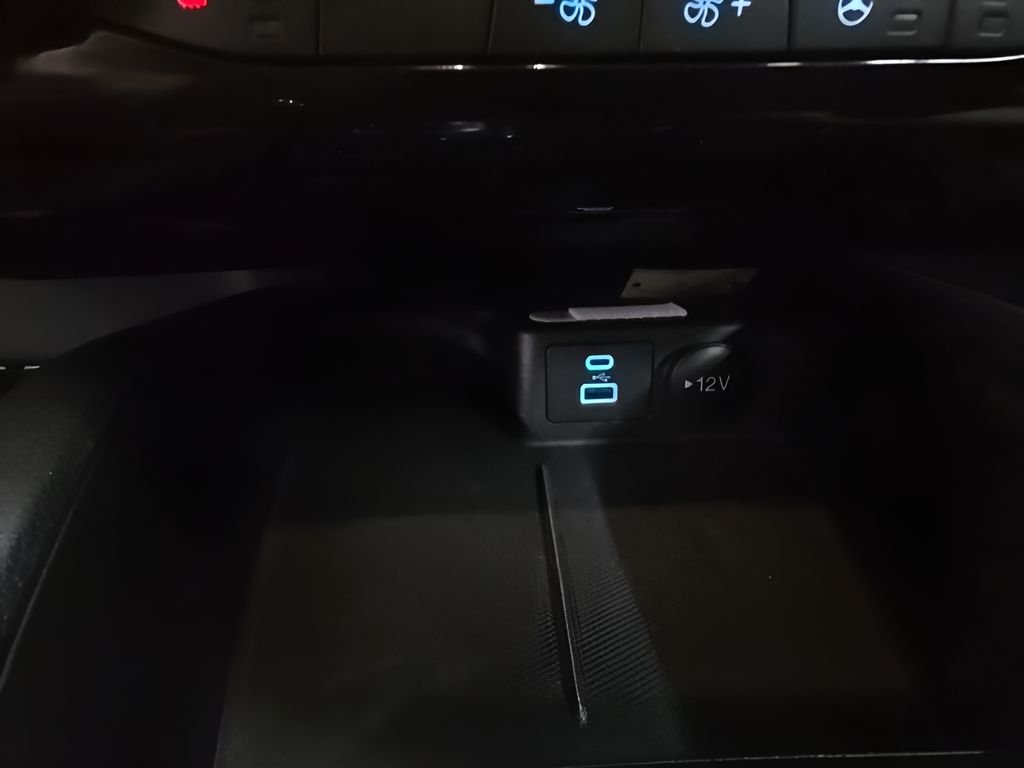 Used 2022 Blue Ford SE image 35